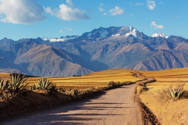 موقع  جبال الأنديز أطول سلسلة جبلية في العالم في أمريكا الجنوبية