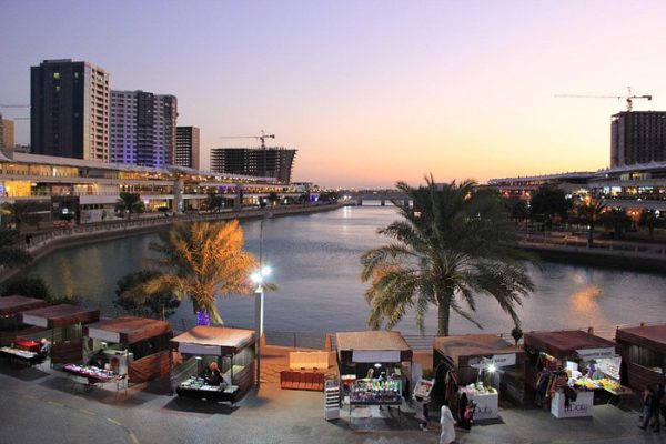 بعض الفنادق المطلة على جزر امواج فى البحرين 