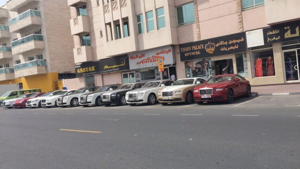 تأجير السيارات في دبي