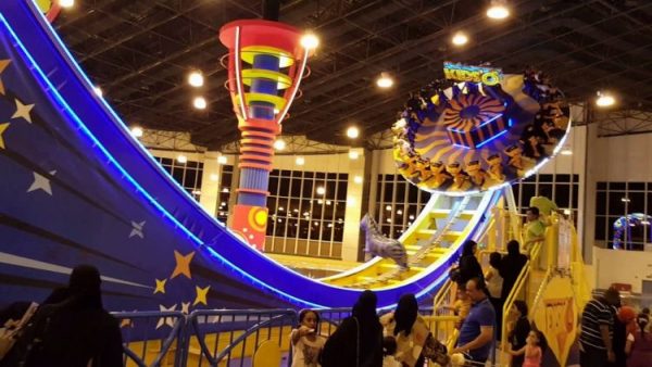 العثيم مول الدمام تجربة تسويقية ترفيهية