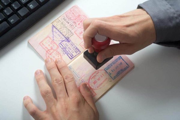 شروط الحصول على اذن دخول الامارات