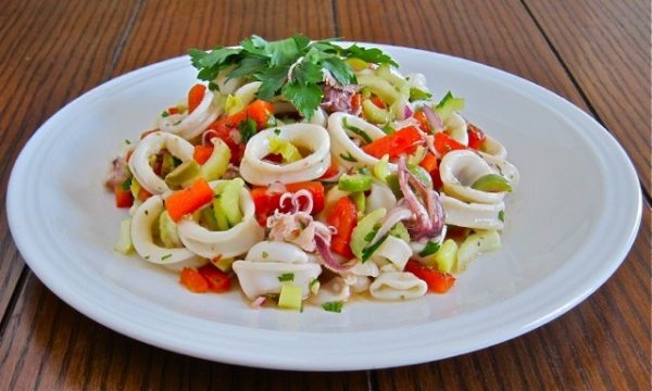 سلطة الروسية بالكالاماري