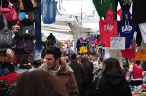 سوق الجمعة في اسطنبول 