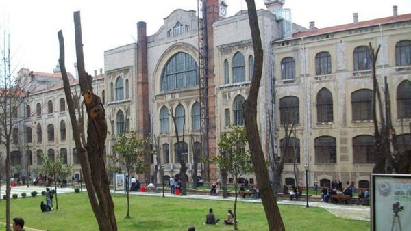تجمع الطلبة في تركيا جامعة مرمرة التركية