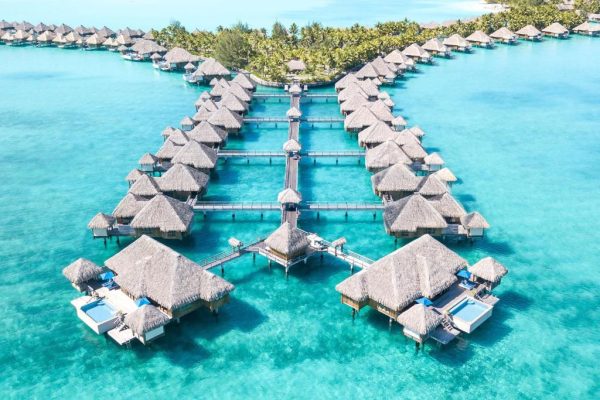 جولة بورا بورا الرومانسية وأهم المزارات السياحية 