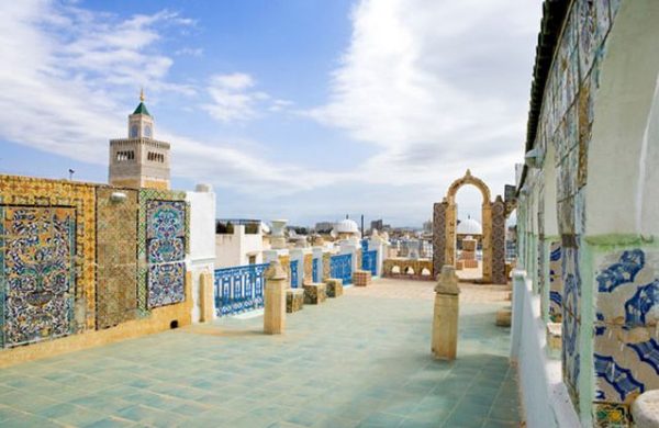 الوثائق المطلوبة في حالة الزيارة العائلية إلى تونس