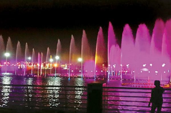 مشاهدة النوافير الراقصة الصناعية 