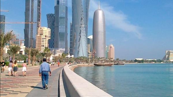 سلبيات العيش في قطر بالتفصيل