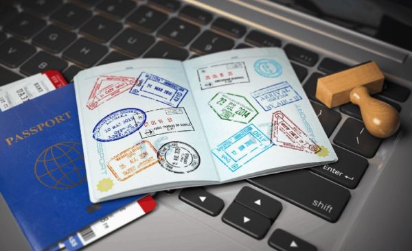 هل يمكن دخول الامارات بالسيارة للمقيمين بالسعودية؟