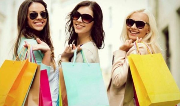 أسماء محلات الملابس في فرنسا