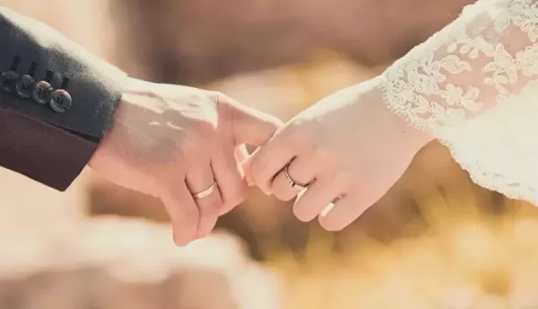 وضع الأبناء عند زواج عمانية من أجنبي