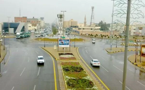 عرعر كم تبعد عن الرياض